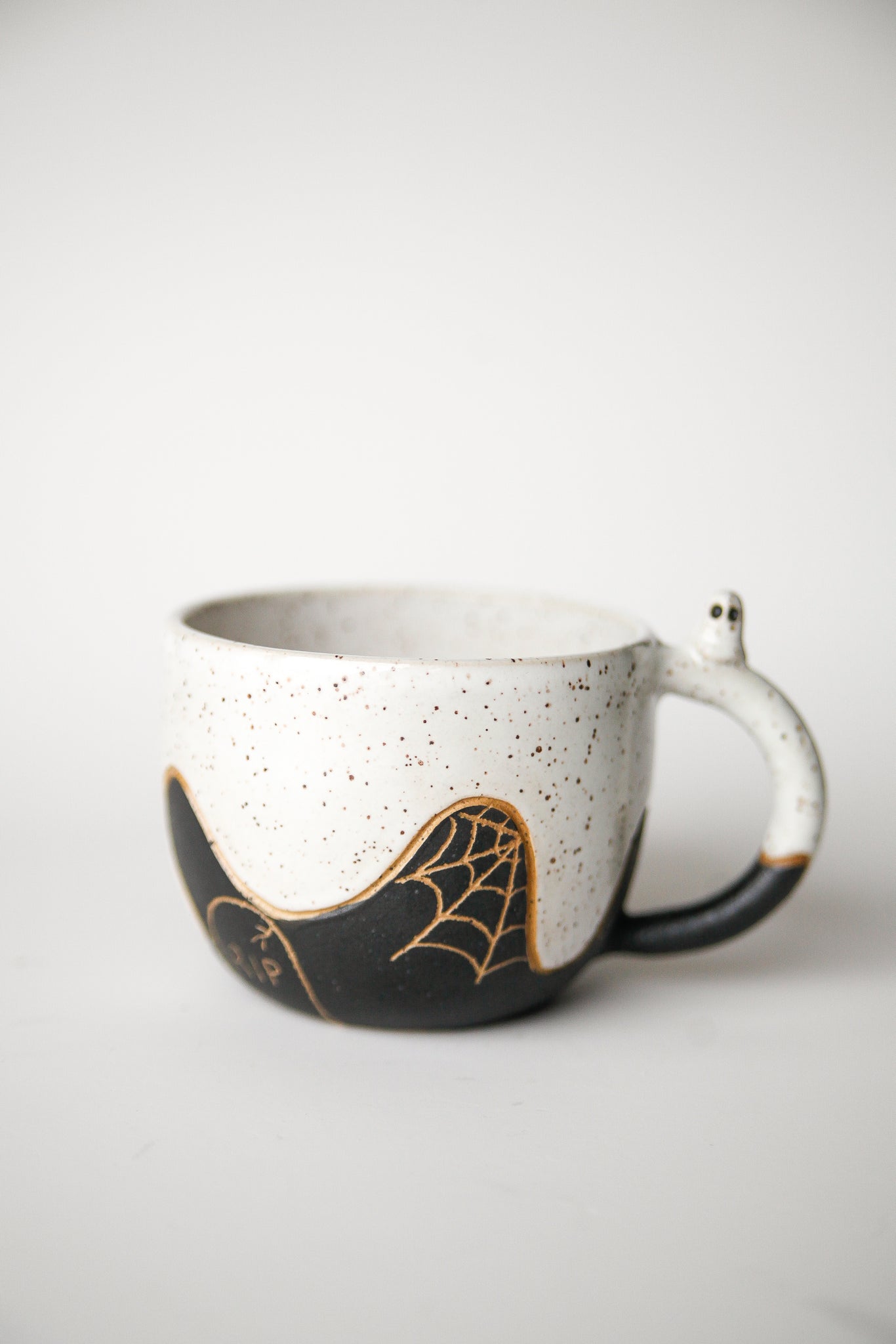 THE SPOOKY GHOST MUG