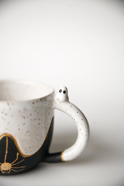 THE SPOOKY GHOST MUG