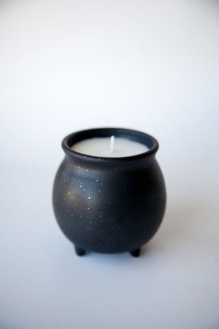 THE CAULDRON CANDLE